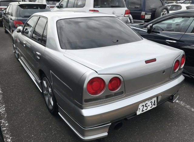 1998 Nissan Skyline JDM car for sale — photo 3 of 10
