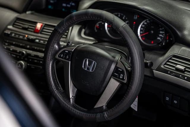 2008 Honda Accord JDM car for sale — photo 13 of 15