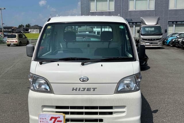 2010 Daihatsu Hijet JDM car for sale — photo 2 of 24