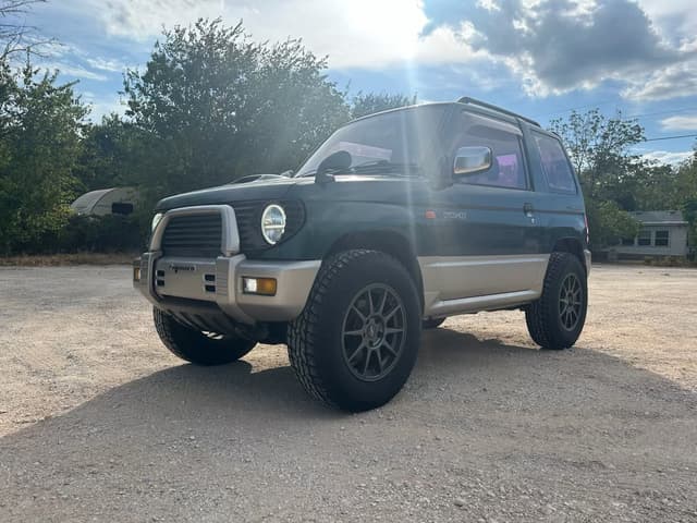 1995 Mitsubishi Pajero Mini JDM car for sale — photo 2 of 12