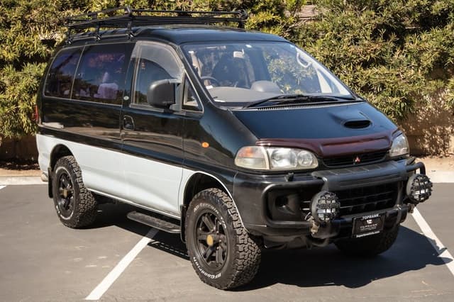 1994 Mitsubishi Delica JDM car for sale — photo 15 of 25