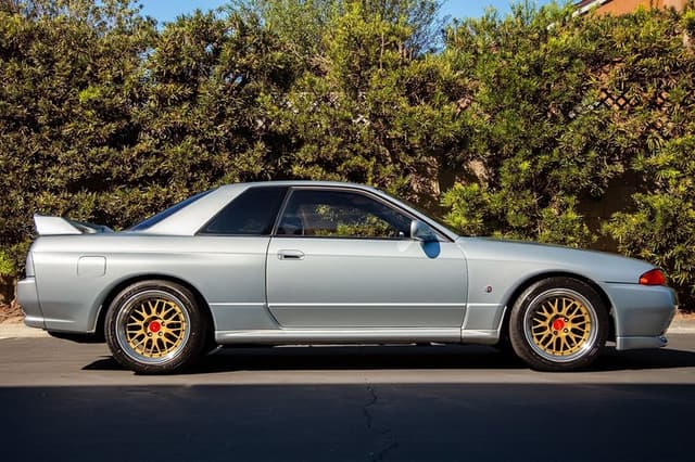 1990 Nissan Skyline JDM car for sale — photo 8 of 25