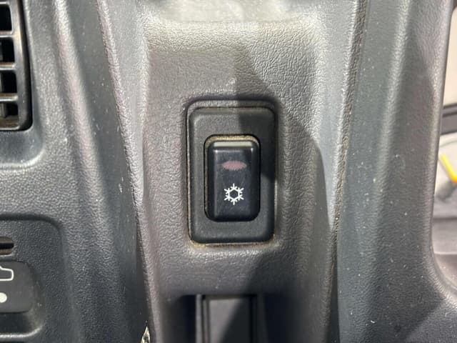 1997 Mitsubishi Minicab JDM car for sale — photo 15 of 25