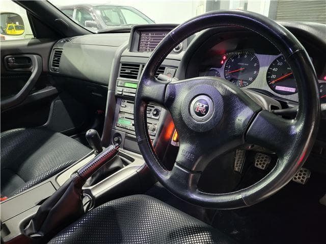 2001 Nissan Skyline JDM car for sale — photo 14 of 17
