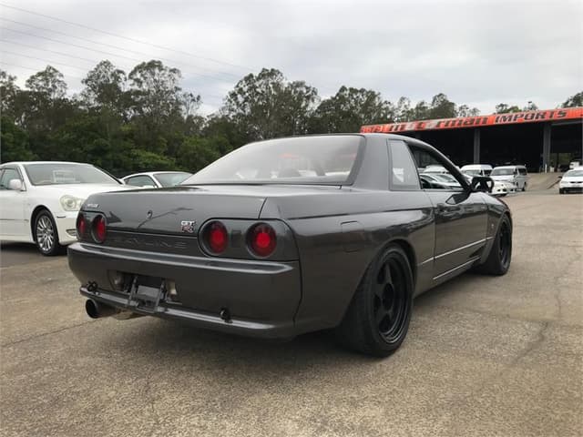 1990 Nissan Skyline JDM car for sale — photo 11 of 18