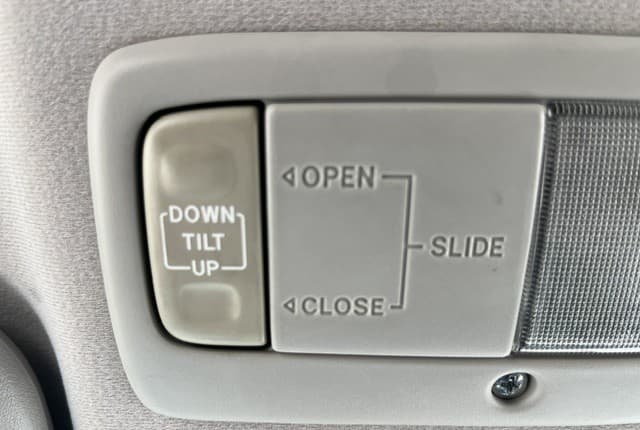 2007 Toyota JDM car for sale — photo 18 of 25