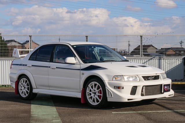 2000 Mitsubishi Lancer Evolution JDM car for sale — photo 24 of 25