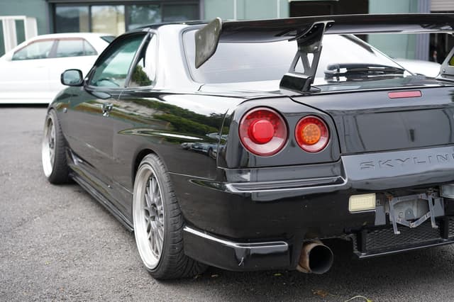 1998 Nissan Skyline JDM car for sale — photo 13 of 25