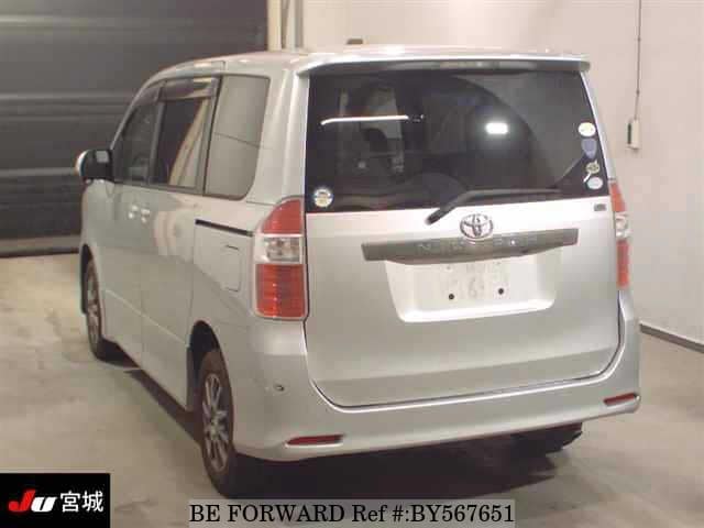 2008 Toyota Noah JDM car for sale — photo 2 of 5