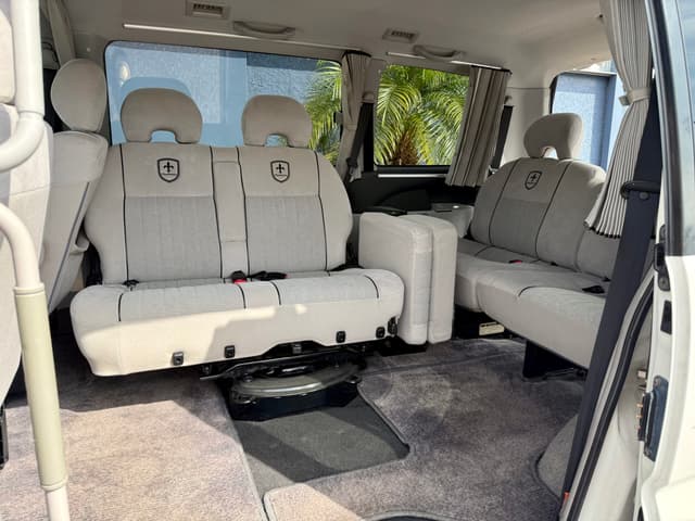 2000 Mitsubishi Delica JDM car for sale — photo 20 of 24