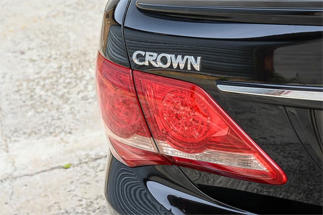2008 Toyota Crown JDM car for sale — photo 11 of 25