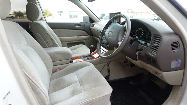 1998 Toyota Celsior JDM car for sale — photo 9 of 11