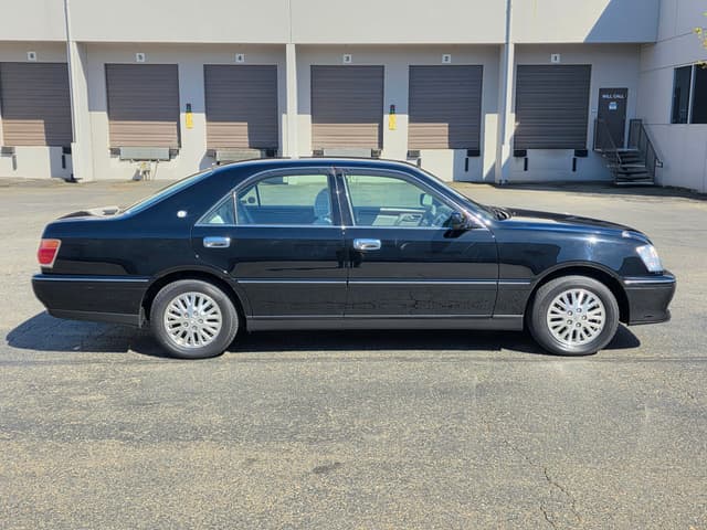 2001 Toyota Crown JDM car for sale — photo 4 of 13