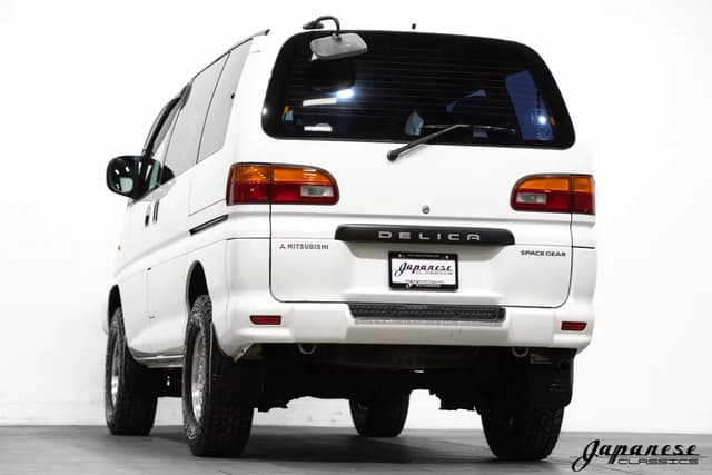 1994 Mitsubishi Delica JDM car for sale — photo 6 of 25