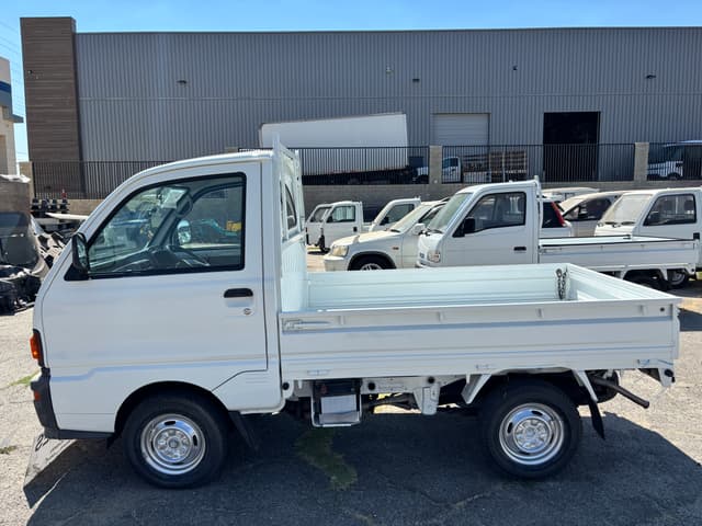 1997 Mitsubishi Minicab JDM car for sale — photo 4 of 25