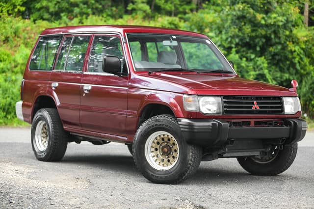 1993 Mitsubishi Pajero JDM car for sale — photo 13 of 25