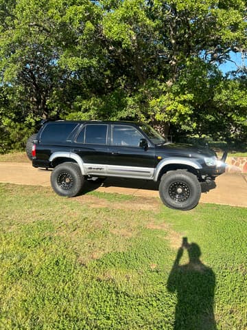 1997 Toyota Hilux Surf JDM car for sale — photo 15 of 23