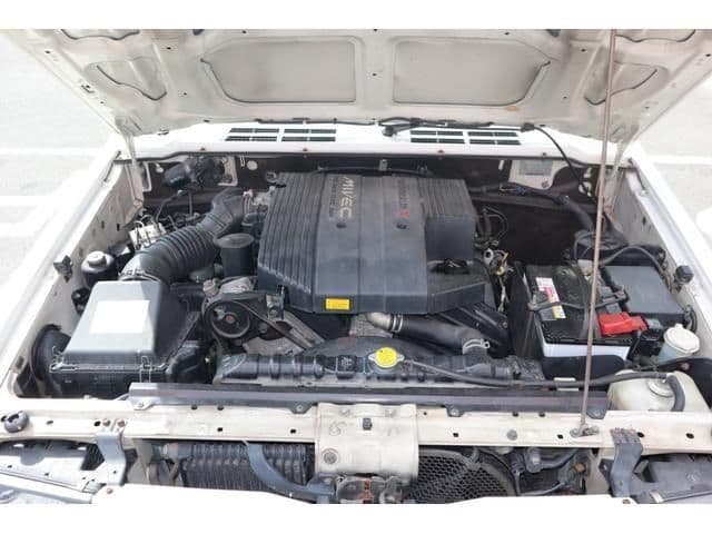1998 Mitsubishi Pajero JDM car for sale — photo 16 of 23