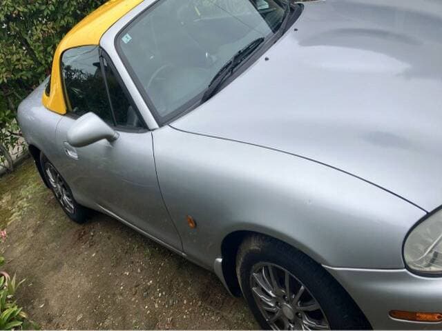 1999 Mazda Roadster (Eunos Roadster / MX-5) JDM car for sale — photo 4 of 17