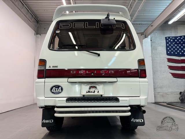 1991 Mitsubishi Delica JDM car for sale — photo 19 of 25