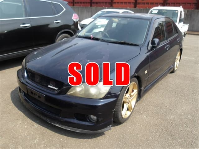 2000 Toyota Altezza JDM car for sale — photo 2 of 13