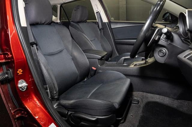 2010 Mazda Axela JDM car for sale — photo 12 of 14