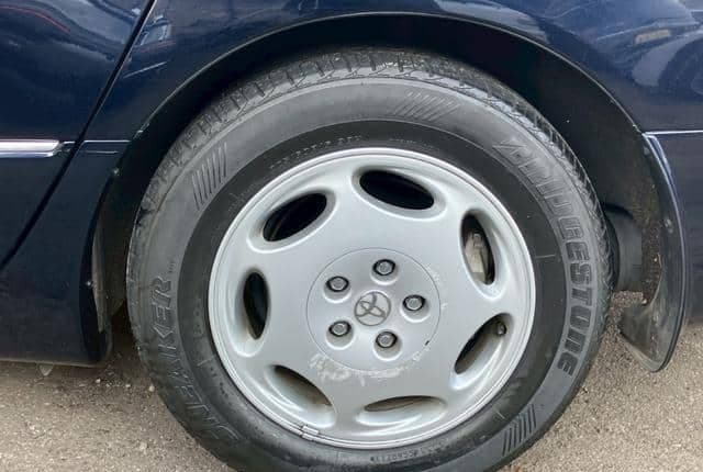 2002 Toyota Celsior JDM car for sale — photo 13 of 20
