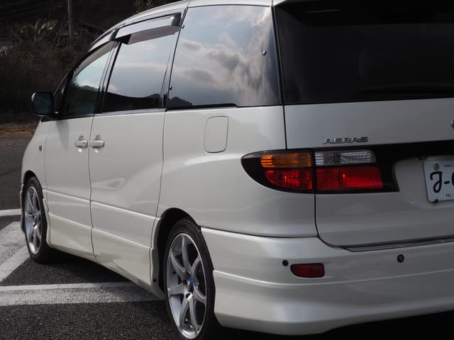 2001 Toyota Estima JDM car for sale — photo 20 of 25