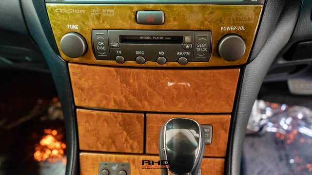 2001 Toyota Celsior JDM car for sale — photo 14 of 25