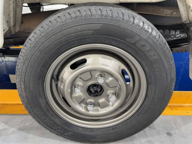 1998 Mitsubishi Minicab JDM car for sale — photo 15 of 22
