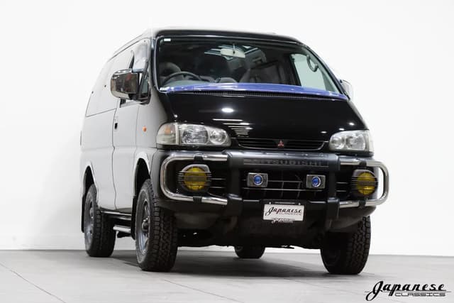 1997 Mitsubishi Delica JDM car for sale — photo 3 of 25