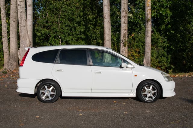 2001 Honda Stream JDM car for sale — photo 7 of 15