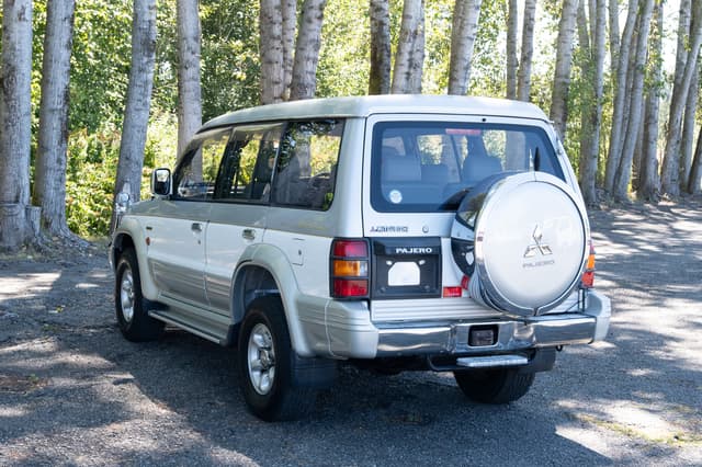 1994 Mitsubishi Pajero JDM car for sale — photo 4 of 15