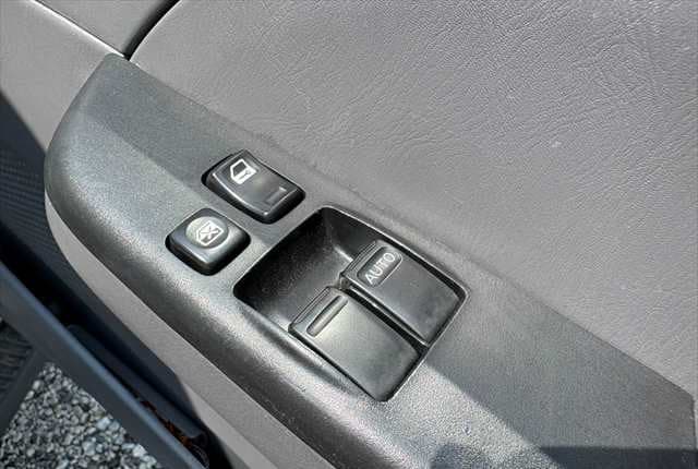 2007 Nissan Caravan JDM car for sale — photo 16 of 25