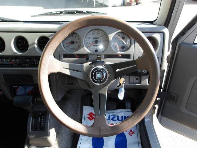 1998 Suzuki Jimny JDM car for sale — photo 13 of 20