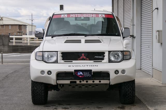 1997 Mitsubishi Pajero JDM car for sale — photo 23 of 25