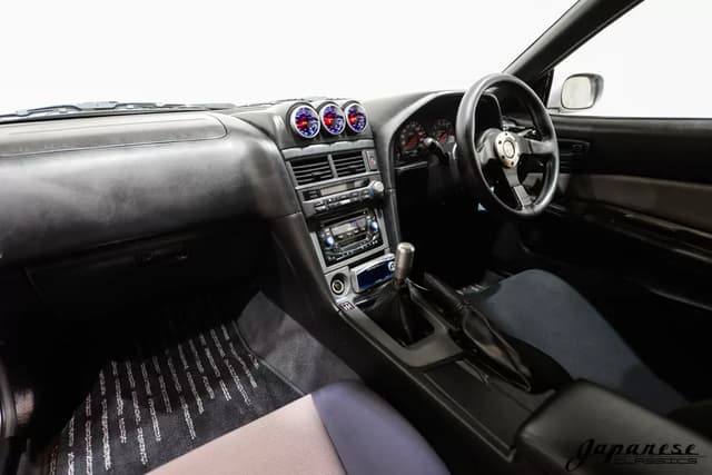 1998 Nissan Skyline JDM car for sale — photo 9 of 25