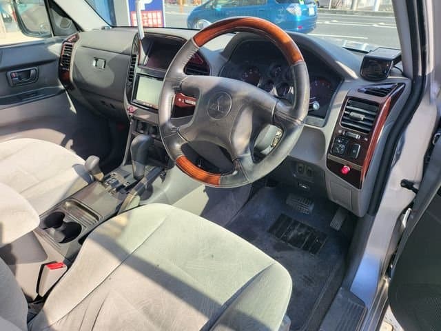 2000 Mitsubishi Pajero JDM car for sale — photo 2 of 20