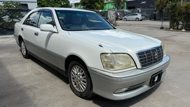2001 Toyota Crown JDM car for sale — photo 8 of 13