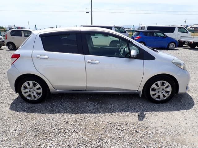 2011 Toyota Vitz JDM car for sale — photo 6 of 25