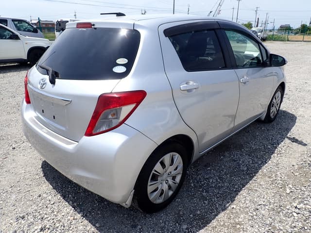 2011 Toyota Vitz JDM car for sale — photo 5 of 25