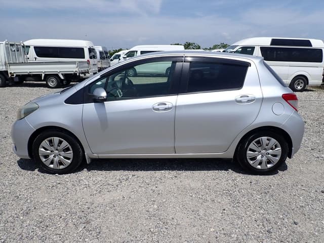 2011 Toyota Vitz JDM car for sale — photo 2 of 25