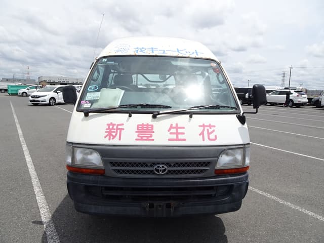 2002 Toyota HiAce JDM car for sale — photo 8 of 10