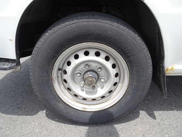 2002 Toyota HiAce JDM car for sale — photo 9 of 10