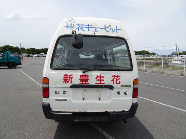 2002 Toyota HiAce JDM car for sale — photo 4 of 10