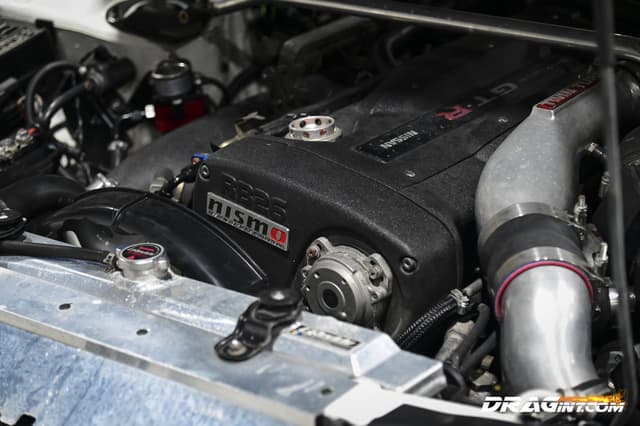Nissan Skyline JDM car for sale — photo 12 of 25