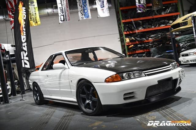 Nissan Skyline JDM car for sale — photo 13 of 25