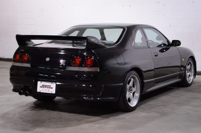 1995 Nissan Skyline JDM car for sale — photo 4 of 8