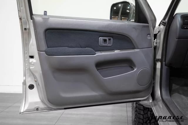 1998 Toyota Hilux Surf JDM car for sale — photo 17 of 25