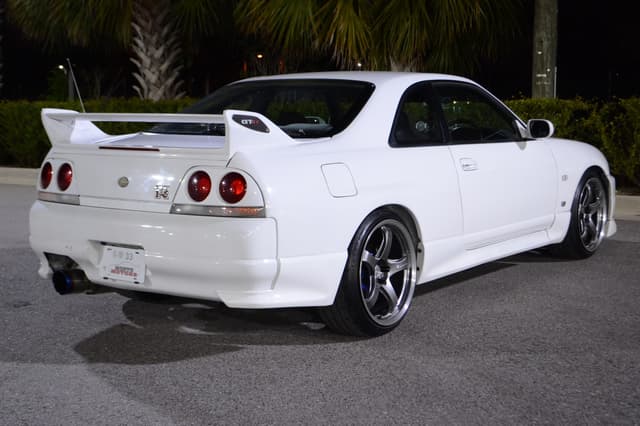 1995 Nissan Skyline JDM car for sale — photo 2 of 8